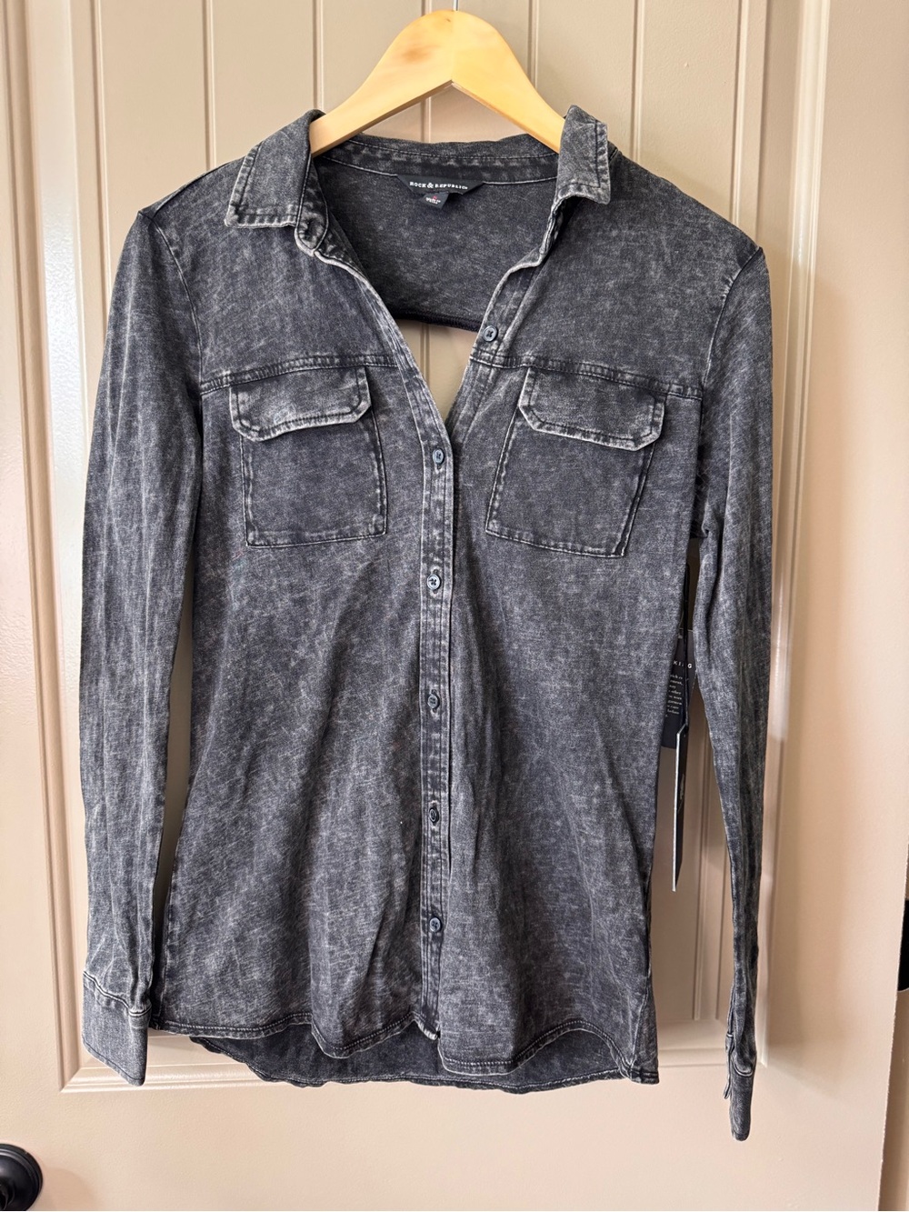 NWT Rock & Republic Washed Black Button-Up Long Sleeve Shirt